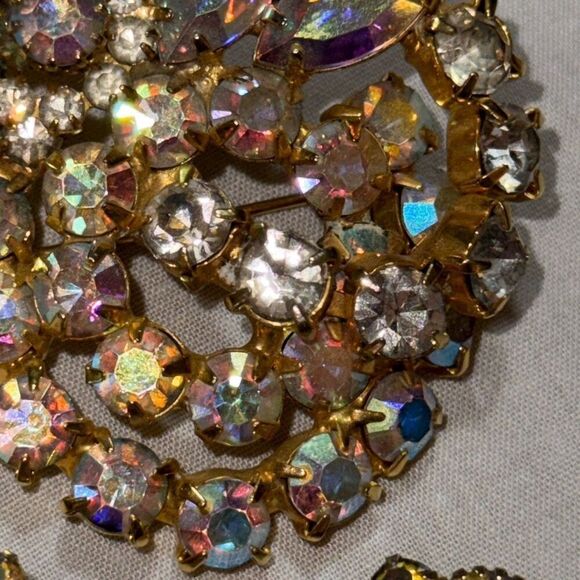 Vintage Estate Unsigned Brooch And Earrings Set Aurora Borealis And Rhinestones - Picture 8 of 13